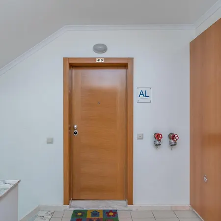 Beguest Apartment *